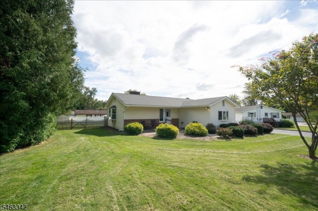 8 Fern Ave, Hamburg Boro, NJ 07419 — photo 4