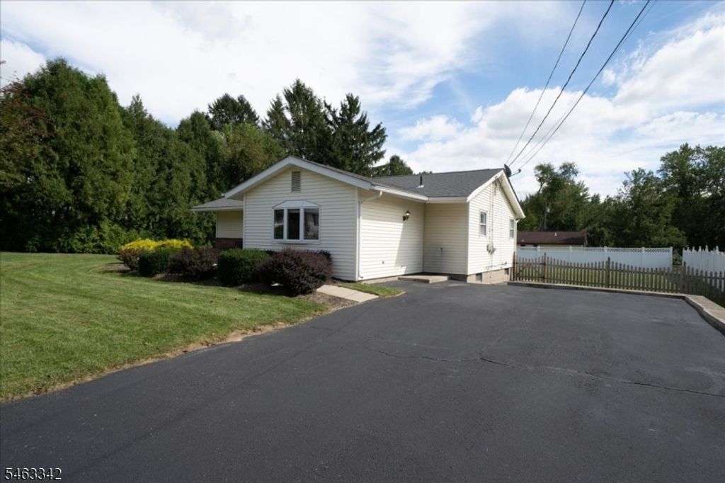 8 Fern Ave, Hamburg Boro, NJ 07419 — photo 5
