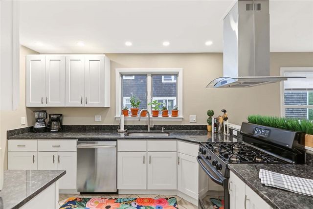 9 Cutter Street, Jamestown, RI 02835