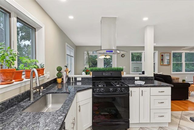 9 Cutter Street, Jamestown, RI 02835