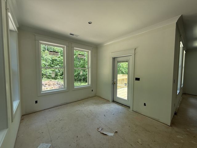 10005 Forest Lane, Bon Aqua, TN 37025