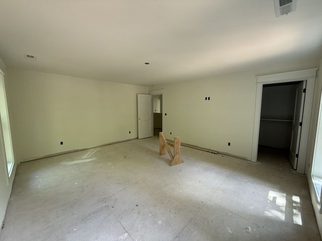 10005 Forest Lane, Bon Aqua, TN 37025