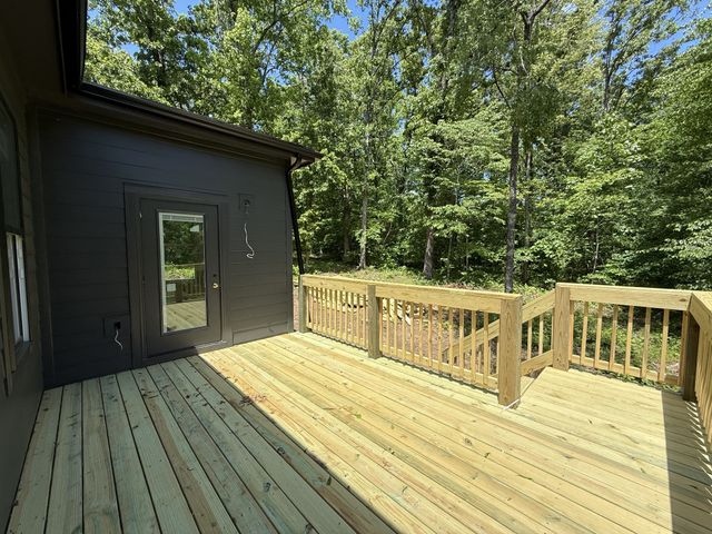 10005 Forest Lane, Bon Aqua, TN 37025
