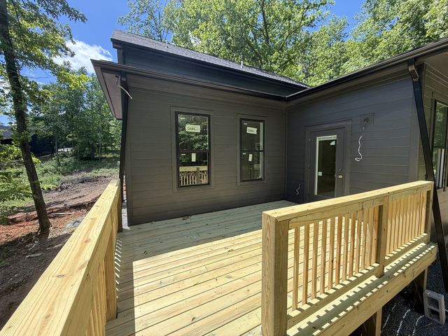 10005 Forest Lane, Bon Aqua, TN 37025