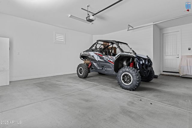 14370 W HEARN Road, Surprise, AZ 85379