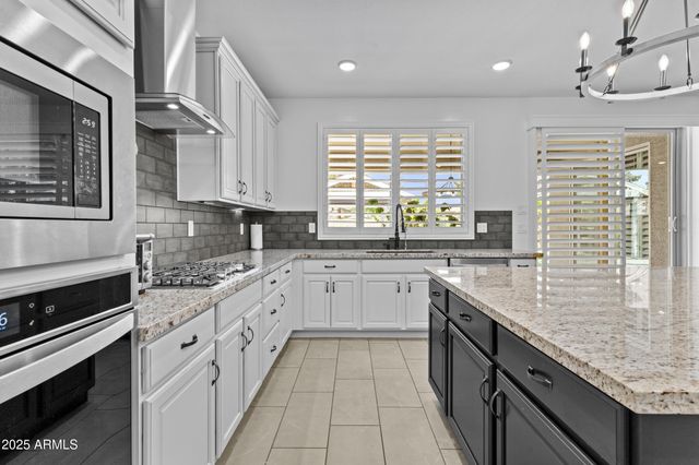 14370 W HEARN Road, Surprise, AZ 85379