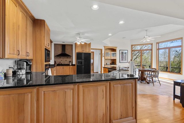 N6130 Honeysuckle Lane, Green Lake, WI 54941