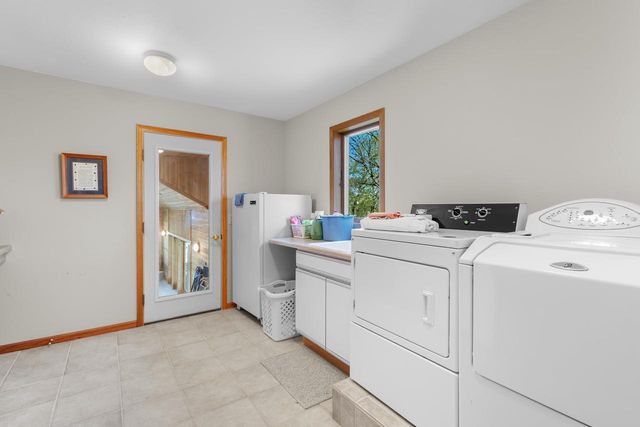 N6130 Honeysuckle Lane, Green Lake, WI 54941