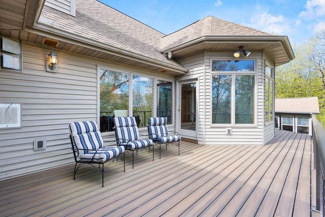 N6130 Honeysuckle Lane, Green Lake, WI 54941