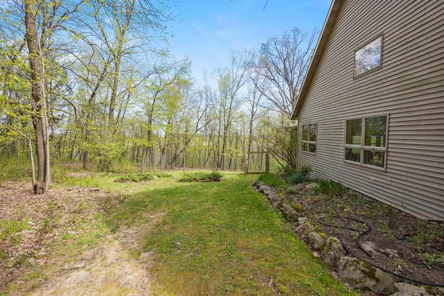N6130 Honeysuckle Lane, Green Lake, WI 54941