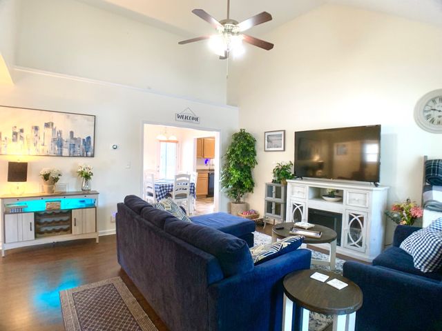 1016 Sunset Dr, Clarksville, TN 37040