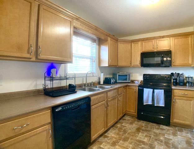 1016 Sunset Dr, Clarksville, TN 37040