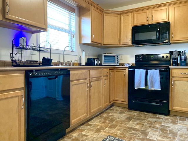 1016 Sunset Dr, Clarksville, TN 37040