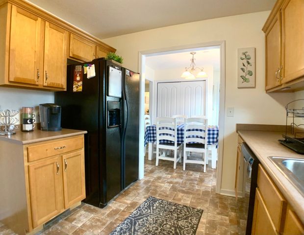 1016 Sunset Dr, Clarksville, TN 37040