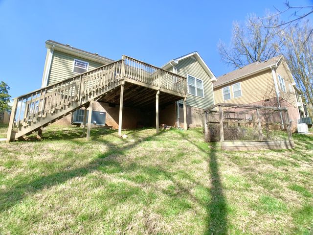 1016 Sunset Dr, Clarksville, TN 37040