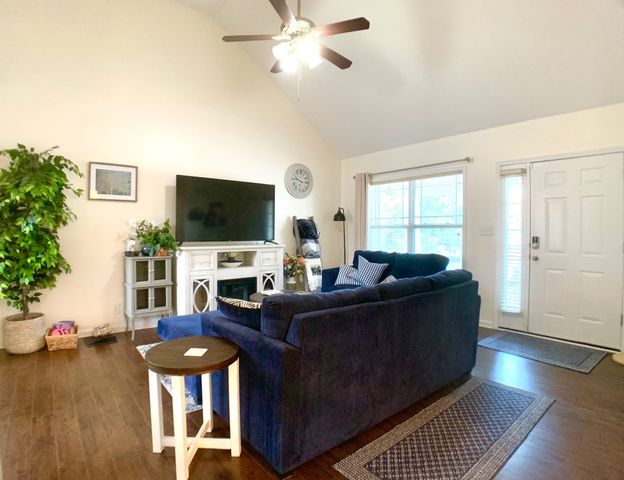 1016 Sunset Dr, Clarksville, TN 37040