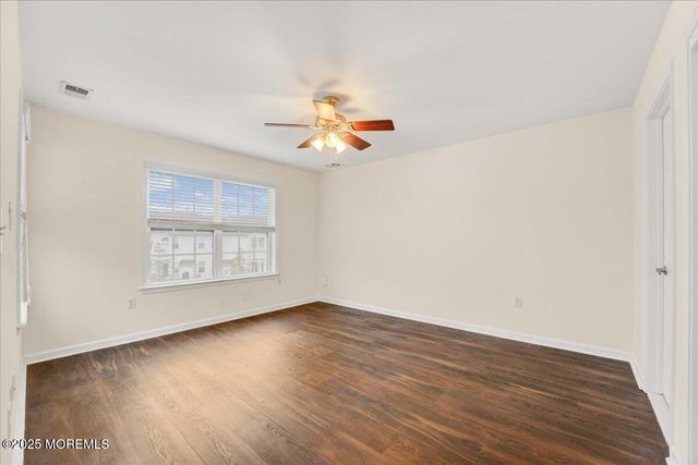 28 Santa Rosa Lane, Tinton Falls, NJ 07753