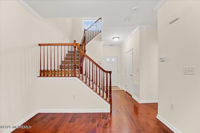 28 Santa Rosa Lane, Tinton Falls, NJ 07753