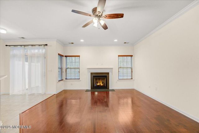 28 Santa Rosa Lane, Tinton Falls, NJ 07753