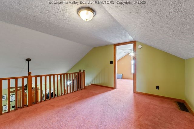 116 Roosevelt Boulevard, Eleanor, WV 25070