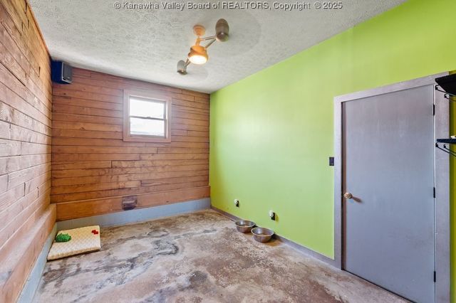 116 Roosevelt Boulevard, Eleanor, WV 25070