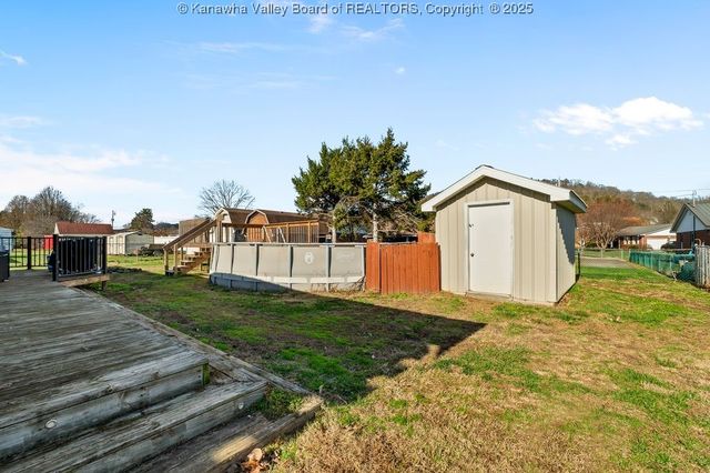 116 Roosevelt Boulevard, Eleanor, WV 25070