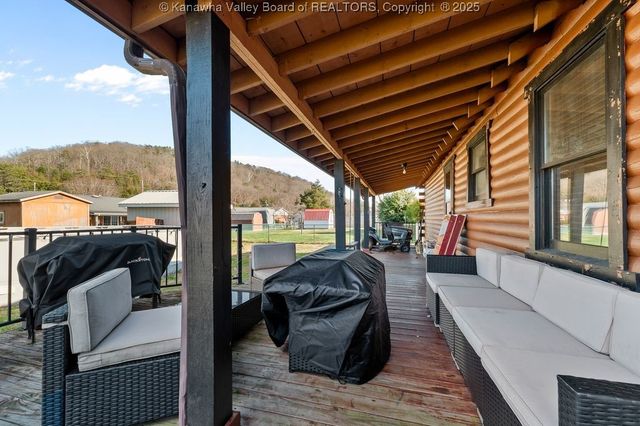 116 Roosevelt Boulevard, Eleanor, WV 25070