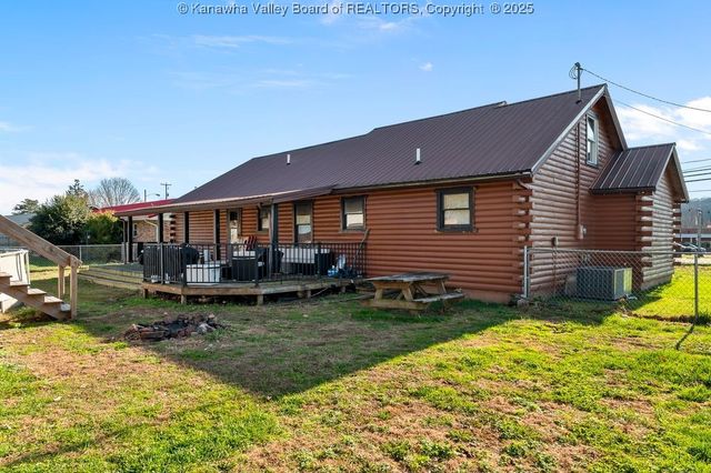 116 Roosevelt Boulevard, Eleanor, WV 25070