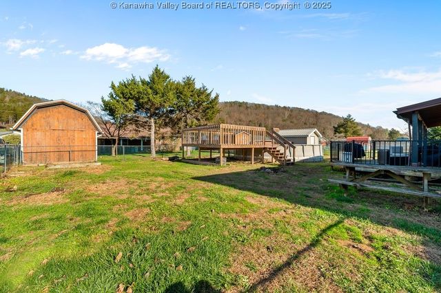 116 Roosevelt Boulevard, Eleanor, WV 25070