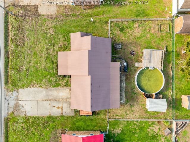 116 Roosevelt Boulevard, Eleanor, WV 25070