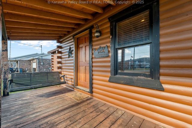 116 Roosevelt Boulevard, Eleanor, WV 25070