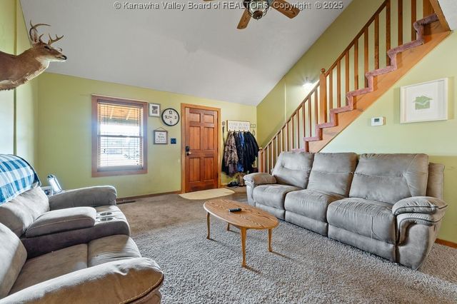 116 Roosevelt Boulevard, Eleanor, WV 25070