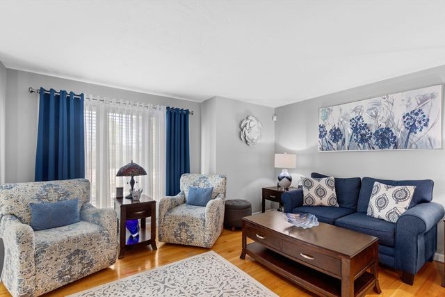 35 Pilgrim Village Road 402, Taunton, MA 02780