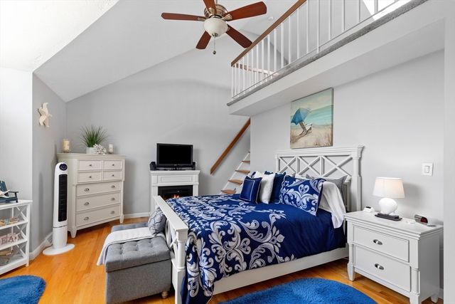 35 Pilgrim Village Road 402, Taunton, MA 02780