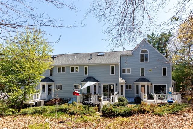 35 Pilgrim Village Road 402, Taunton, MA 02780
