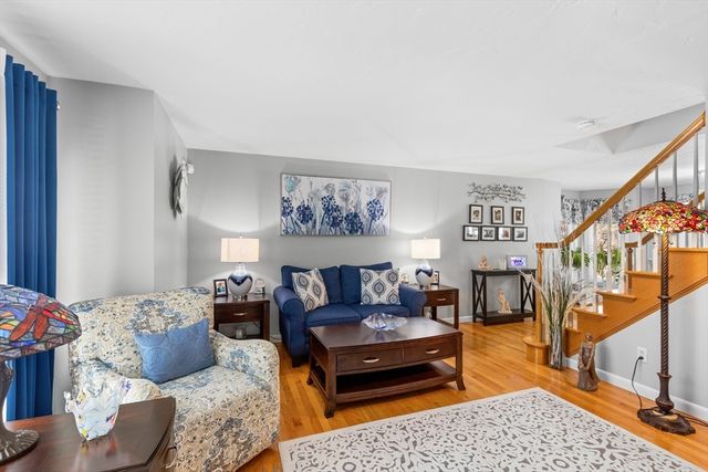 35 Pilgrim Village Road 402, Taunton, MA 02780