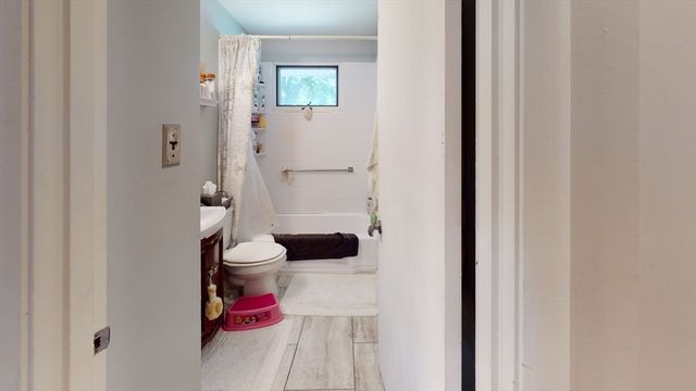 37 Centre St, Natick, MA 01760