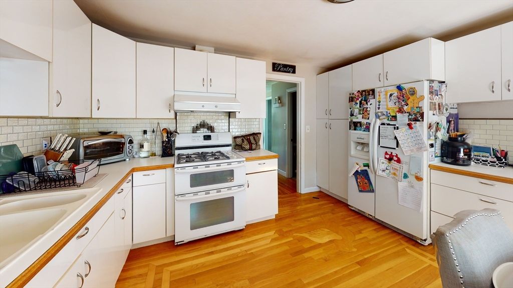 37 Centre St, Natick, MA 01760