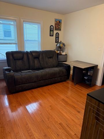 483 Newport Ave 1, Quincy, MA 02171