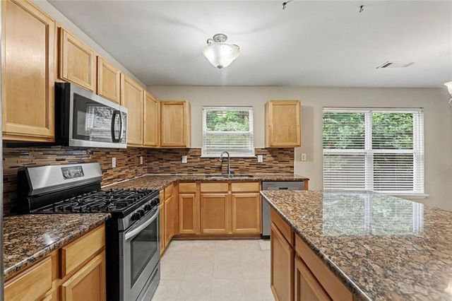 579 Ironstone Drive, Fairburn, GA 30213