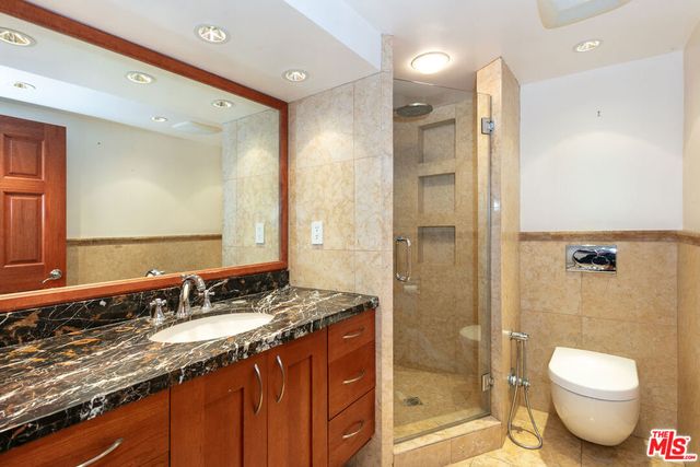 9323 Burton Way A, Beverly Hills, CA 90210