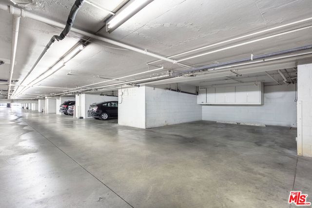 9323 Burton Way A, Beverly Hills, CA 90210