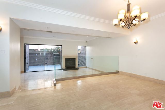 9323 Burton Way A, Beverly Hills, CA 90210