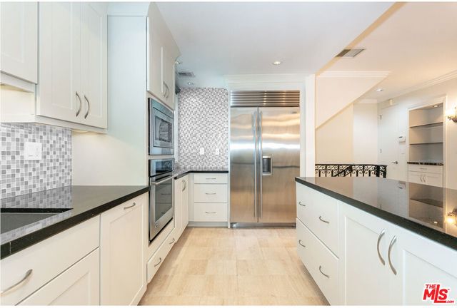 9323 Burton Way A, Beverly Hills, CA 90210