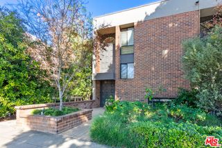 9323 Burton Way A, Beverly Hills, CA 90210