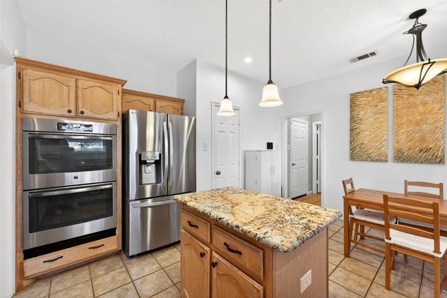 1804 Hunters Ridge Drive, Grapevine, TX 76051