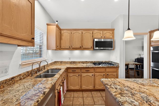 1804 Hunters Ridge Drive, Grapevine, TX 76051