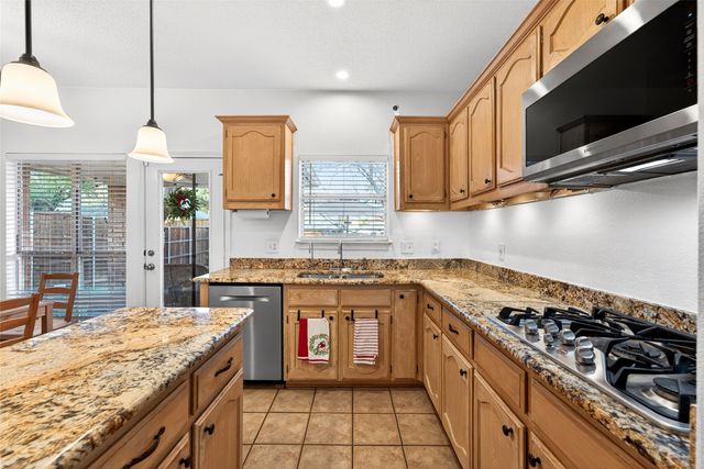 1804 Hunters Ridge Drive, Grapevine, TX 76051