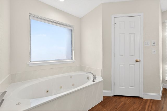 1804 Hunters Ridge Drive, Grapevine, TX 76051