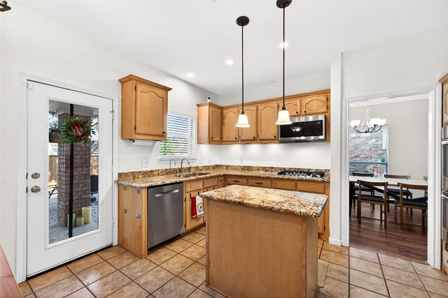 1804 Hunters Ridge Drive, Grapevine, TX 76051